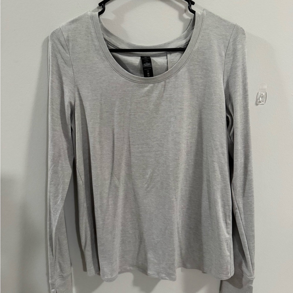 Yogalicious Light Gray Scoop Neck Long Sleeve Top